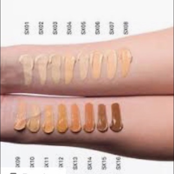 Kevyn Aucoin The Sensual Skin Enhancer SX09 - Picture 4 of 5